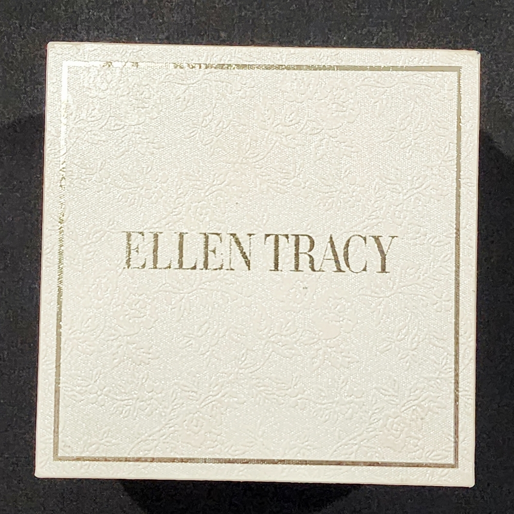 NWOT | ELLEN TRACY | Rose Gold Bracelet and Earring Set - Picture 4 of 5